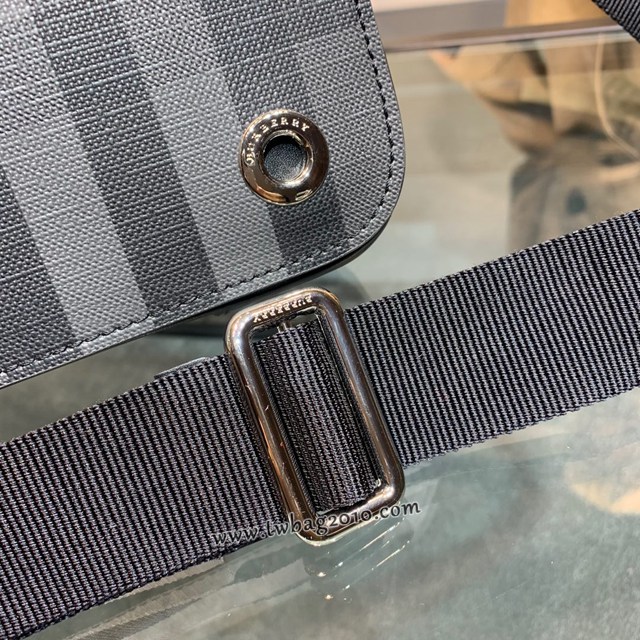 Burberry專門店新款男士信使包 巴寶莉翻蓋斜背包 yxb1300